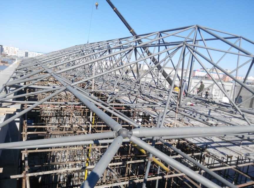 临沂商贸城屋顶网架工程